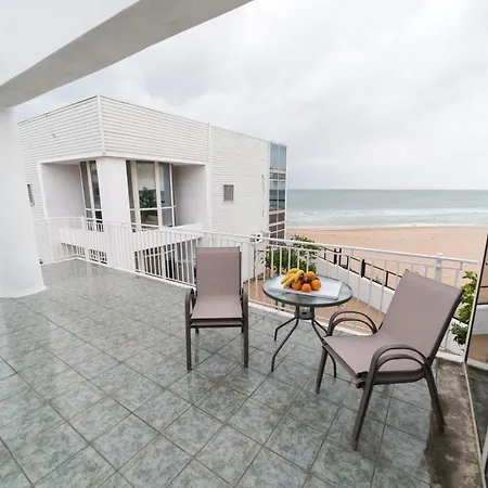 מלון דירות Avenue Palm - Amazing Sea View 4*