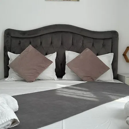 מלון דירות Avenue Palm - Amazing Sea View 4*