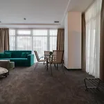Avenue Palm Aparthotel 4*