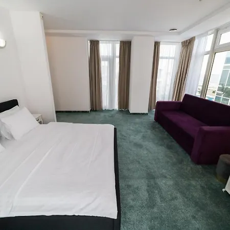 Avenue Palm 4*