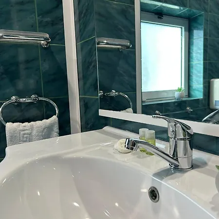 Avenue Palm 4*