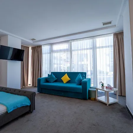 Avenue Palm 4*