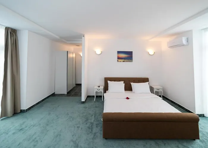 Avenue Palm - Avenue 4* Eforie Nord