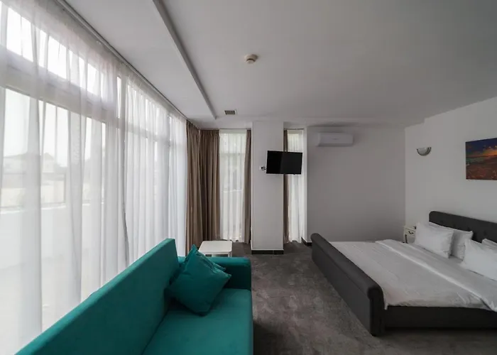 Avenue Palm - Avenue 4*